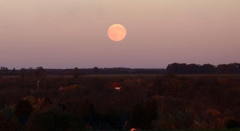 Somogy fölött ragyog a szuperhold – ilyen fényben ritkán látjuk!