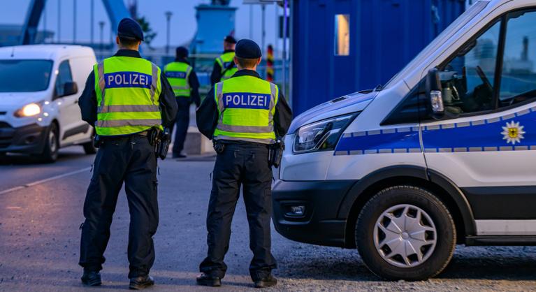 Németország már az ördöggel is szóba állna, hogy szabaduljon a bevándorlóktól