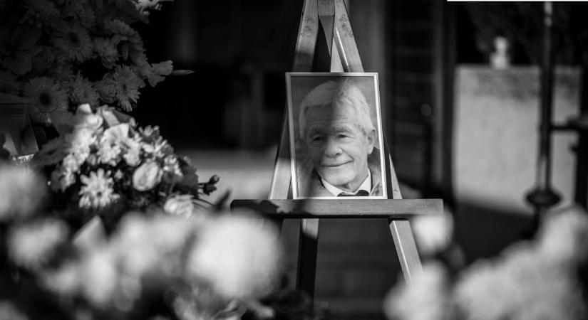 „Köszönünk mindent, Mester!” – eltemették Mezey Györgyöt, Orbán Viktor miniszterelnök is végső búcsút vett (GALÉRIA)