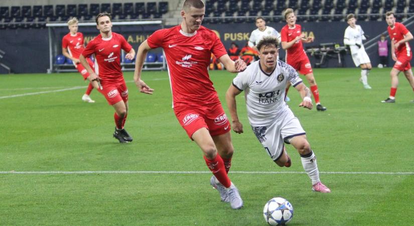 Bozó Mirkó három tizenegyest is megfogott, továbbjutott a Puskás Akadémia a Bajnokok Ligájában