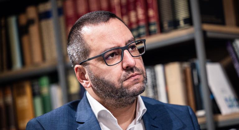 A Szuverenitásvédelmi Hivatal szerint felsült matekból a Népszava