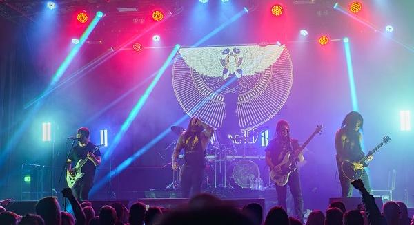 As I Lay Dying – új felállás, régi erő: jubileumi metalcore est Budapesten (koncertbeszámoló) – 2025.11.03, Barba Negra Blue Stage