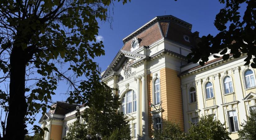 A Kárpátaljai Magyar Kulturális Szövetség szerint jogtalanul tartanak fogva négy egyetemistát a beregszászi toborzók