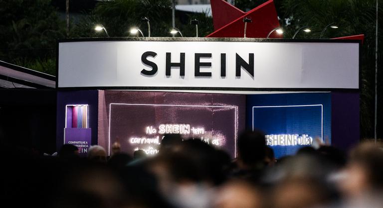 A botrány miatt a francia kormány kezdeményezte a Shein webáruházának felfüggesztését