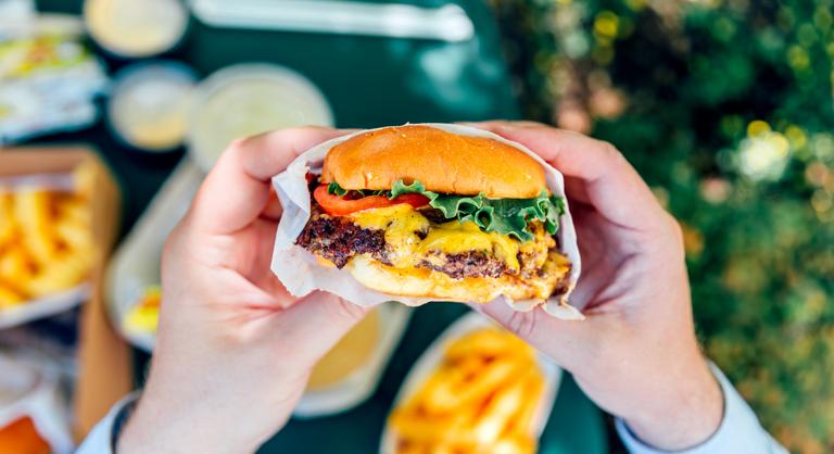 Elszálltak az árak, hová tűntek az olcsó hamburgerek?