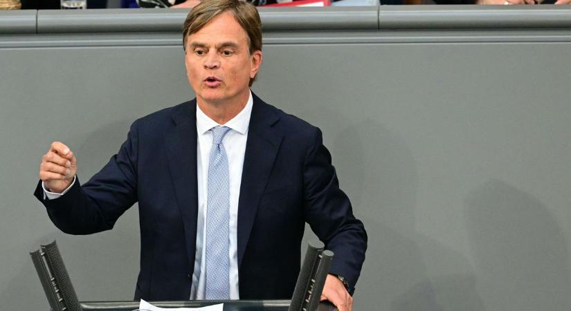 Kastély után most egy AfD-s politikus autóját gyújtották fel az antifák Németországban (VIDEÓ)