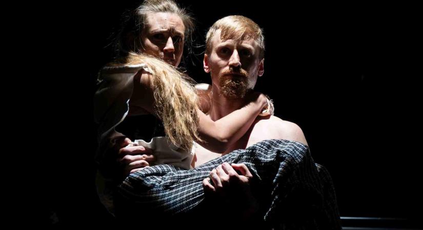 TÖRHETETLEN LELKEK TÖRETÉSE Fenyvesi Orsolya: Leláncolt Prométheusz / Tér 12 Kulturális Egyesület, Szkéné Színház