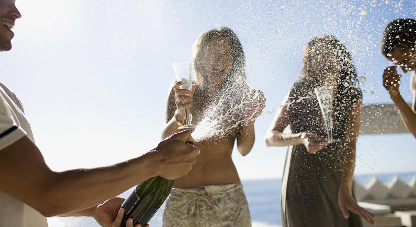 Védettséget kapott az etyeki pezsgő