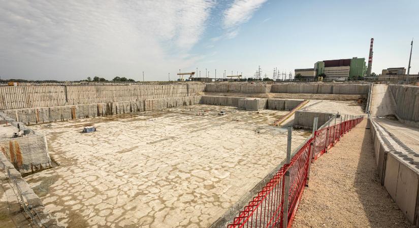 Bukdácsol a paksi terv