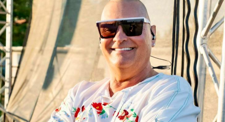 MC Hawer elárverezi a több mint 20 évig használt fellépőruháját