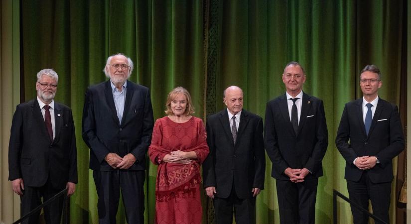 Négy alkotót választottak idén a nemzet művészének