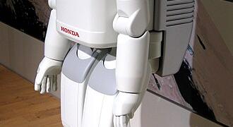 Japánban már robot emlékezteti a betegeket a gyógyszerekre