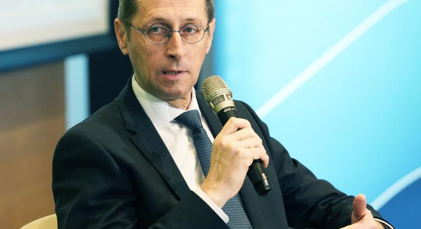 Varga Mihály szerint sikeres a magyar gazdaság, és ez még folytatódhat is – 30 éve lépett tőzsdére az OTP