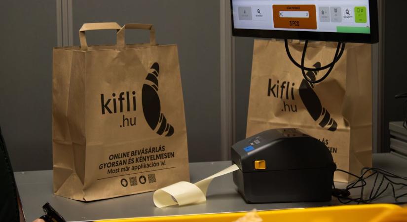 Elképesztő újítás: robotok vásárolnak már be helyettünk a magyarok kedvenc áruházában