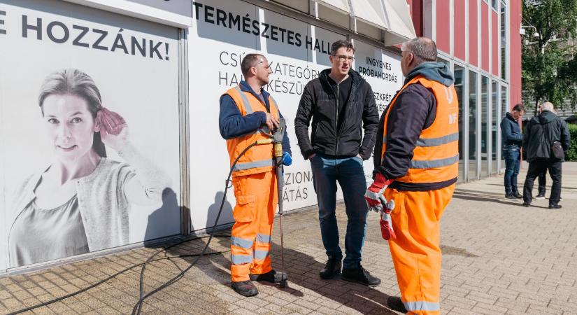 „Alig hárommilliárd forint maradt a fővárosi kasszában, kérdésessé vált a decemberi munka után járó bérek kifizetése”