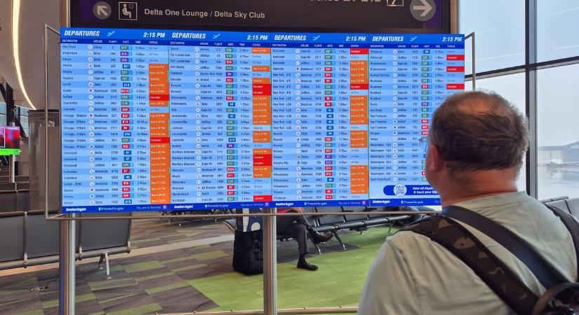 Péntektől napi 4500 repülőjáratot törölhetnek az Egyesült Államokban, ha nem ér véget a kormányzati leállás