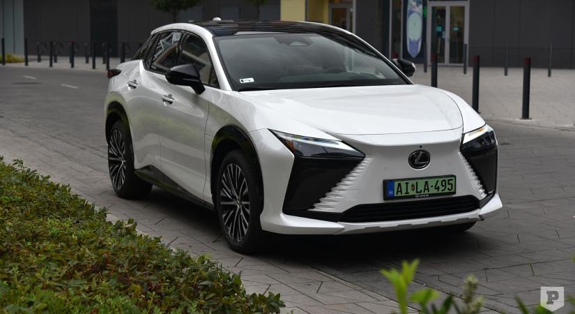 A legolcsóbb elektromos Lexus – RZ 300e-teszt