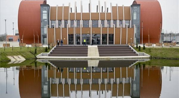 Gyakorlatilag üresen áll Karcagon a 4,7 milliárdból felállított Sámándob, a rezsije se jön ki a bevételeiből