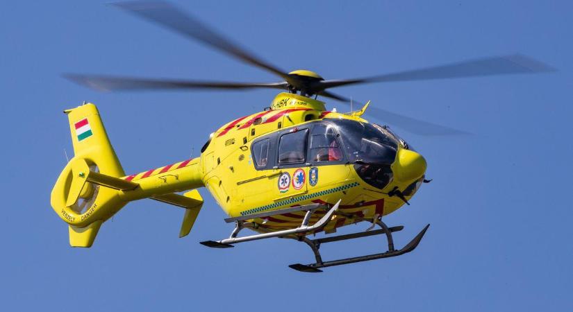 Mentőhelikopter landolt, egy újszülött és édesanyja életéért küzdöttek Győrben