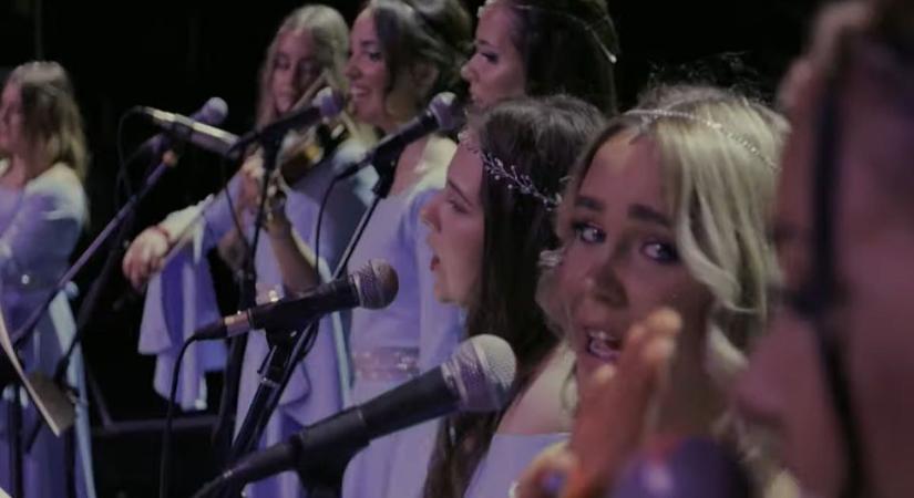 Elítélték, hogy az ő zenéjüket engedték Ćacilendben, bosszúból le is mondták egy koncertjüket