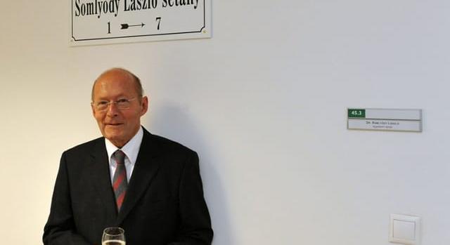 Meghalt Somlyódy László