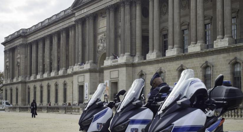 Egy motoros trükköket bemutató youtubert tartóztattak le a Louvre kirablása miatt
