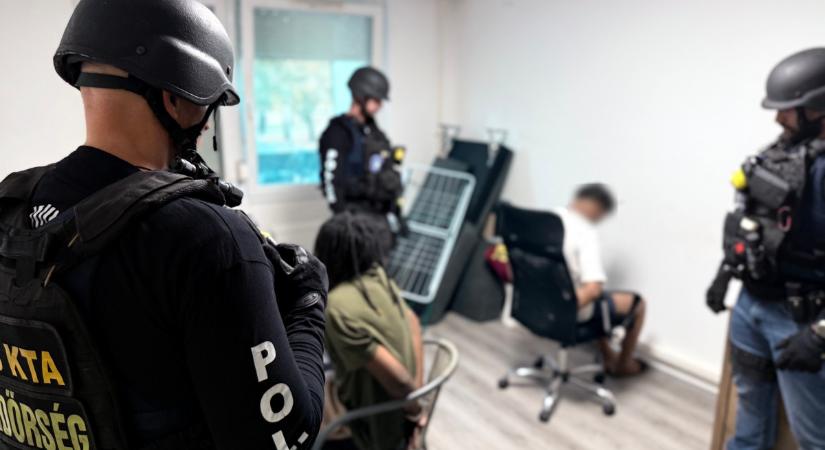Rajtaütés Debrecenben: két külföldi kábítószer-kereskedőre csaptak le a rendőrök