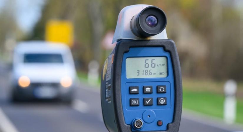 129 km/h-val mértek be egy autóst Kőbányán a Vaspálya utcában