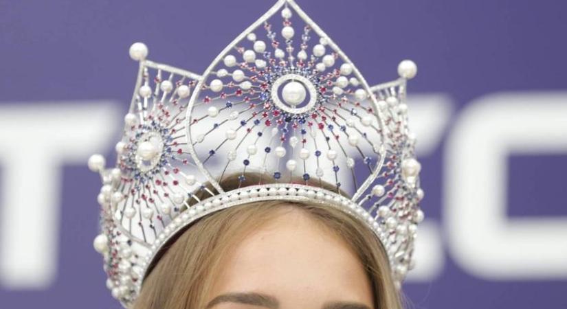 Botrány a Miss Universe versenyen: élő adásban ezért hülyézték le a mexikói szépségkirálynőt