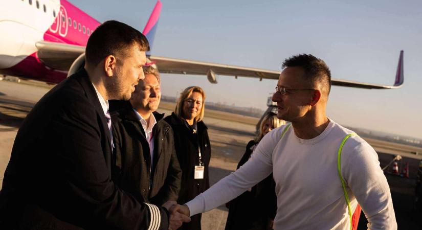 A magyar delegáció elindult történelmi útjára Washingtonba