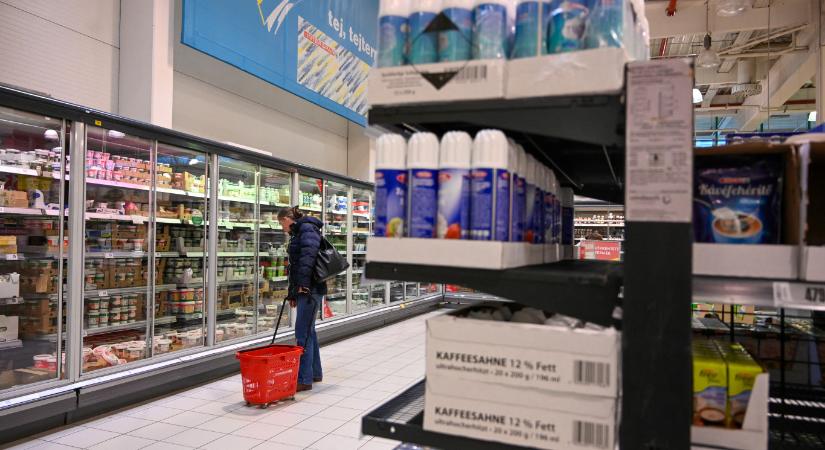 Rosszul indult az ősz a boltokban, szeptemberben 74 milliárd forinttal kevesebbet költöttünk, mint augusztusban