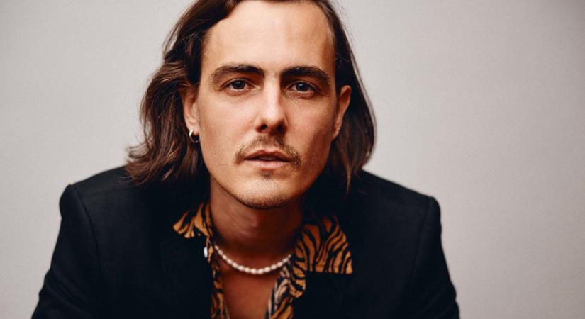 Olasz Renátó: „Elvártam a színészektől, hogy ők is mutassák meg a sebeiket”