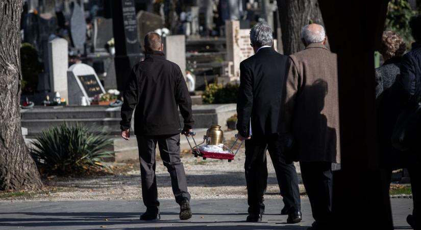 A legfájdalmasabb pillanatban jön a következő csapás: így szálltak el a temetkezési árak