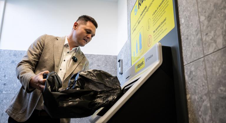 Végre nem kell egyesével bedobálnunk a visszaváltható palackokat