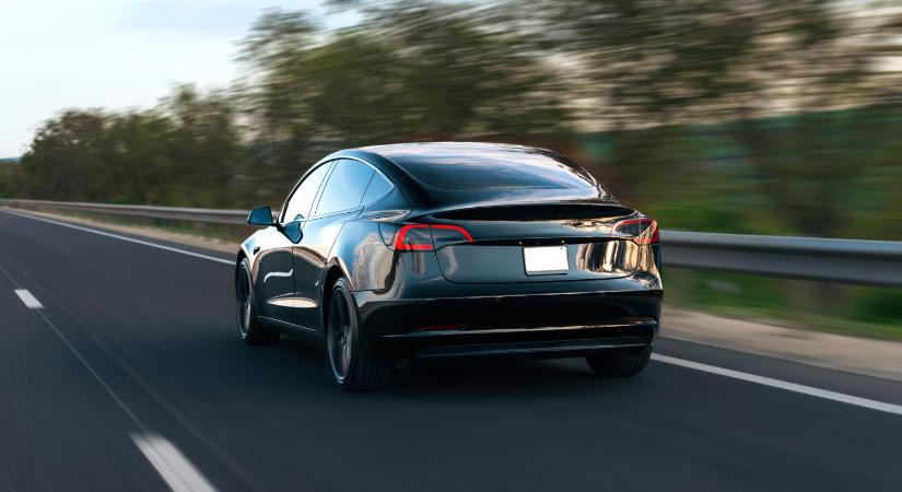 Félmillió forintos bírságot kapott az autós, aki 129 km/h-val ment – ezért kell ennyit fizetnie