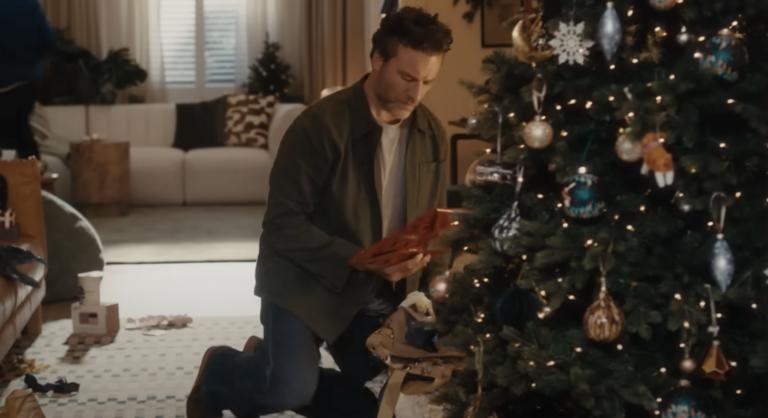 Megérkezett az ünnepi videó, amire milliók vártak – de erre senki sem számított