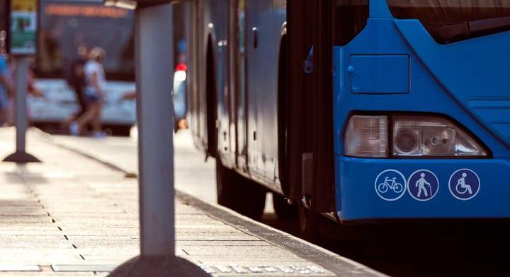 Óriási a baj: ezeket a kínai buszokat távolról, menet közben is lehet irányítani