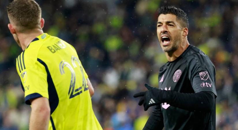 Harapássorozat és köpés után sunyi rúgás: sohasem javul meg a Barca exklasszisa