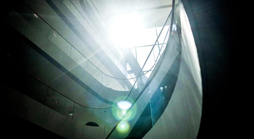 A kínai rivális magyar állami támogatása marad, de a tárgyalások után a Richter is kaphat plusz állami pénzeket