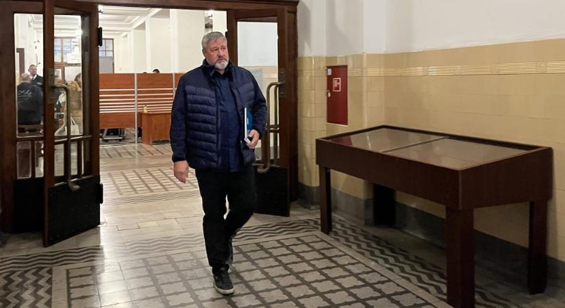 „Anyám kályhájában égettem el a papírokat, Gyuri is azzal büszkélkedett, hogy három ládányi dokumentumot tüzelt el” – a Simonka-per újabb koronatanúja tálalt ki