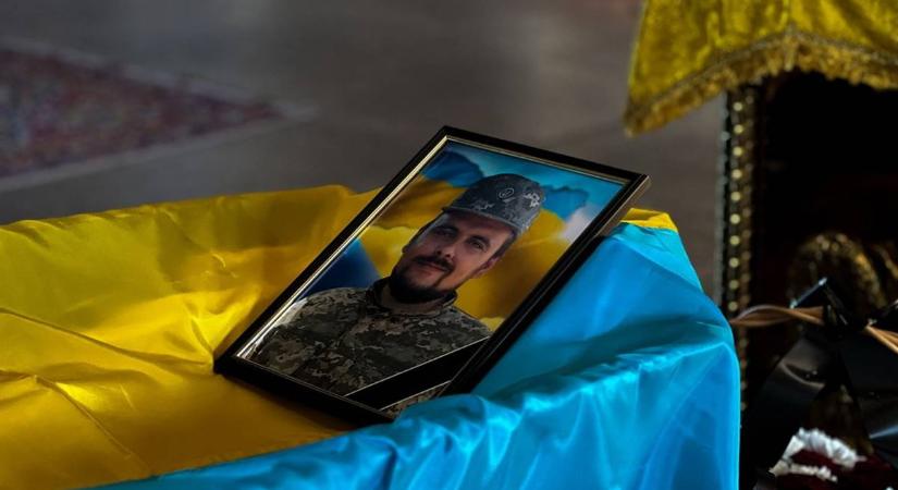 Munkácson elbúcsúztak Poljanszkij Tibor katonától