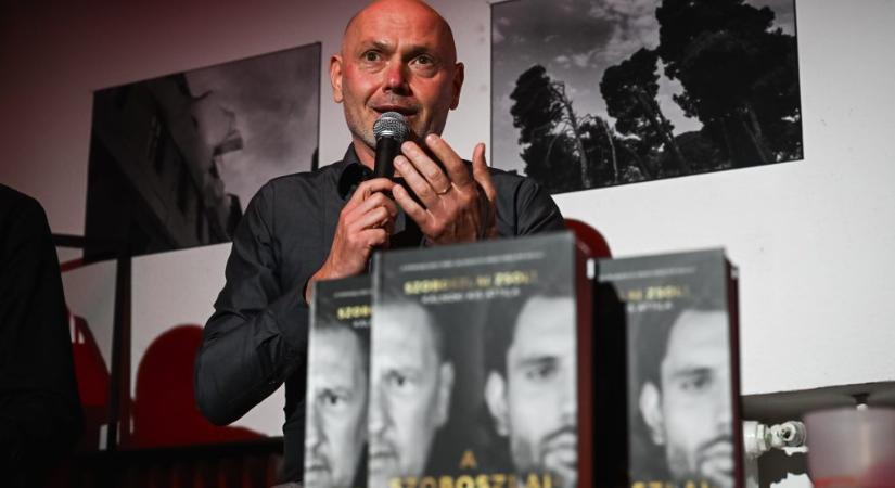 A legkisebb focirajongóknak is kötelező olvasmány lehet – bemutatták kollégánk, Kálnoki Kis Attila A Szoboszlai-sztori című könyvét