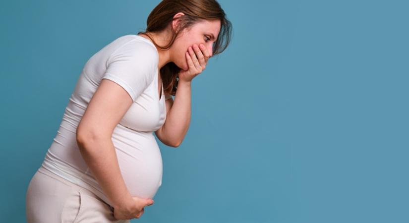 Belenézett férje mobiltelefonjába a terhes nő: a gyomra is felfordult attól, amit a készüléken talált - azonnal beadta a válópert