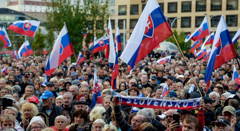 November 17-én tüntetést szervez Pozsonyban a PS, az SaS, a KDH és a Demokrati