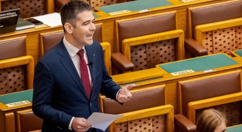 Bűncselekménnyé nyilvánítaná az MI-lejáratást a Mi Hazánk