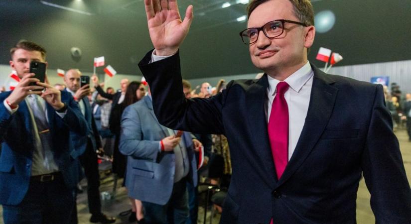 Magyarországon tartózkodik a volt lengyel igazságügyi miniszter, miközben Varsóban megy a harc a letartóztatása körül