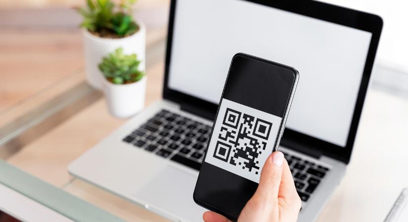 Beolvasta a QR-kódot a mobiljával, erre milliók tűntek el a számlájáról