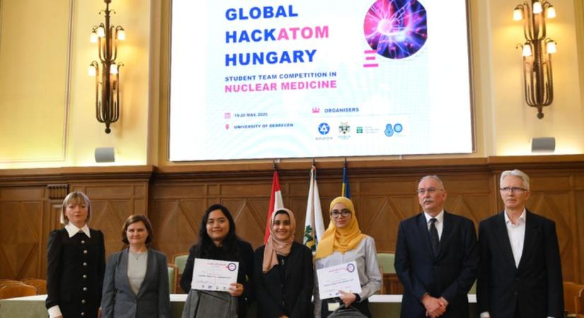 Dobogósok a világversenyen, ösztöndíjasok a Debreceni Egyetemen
