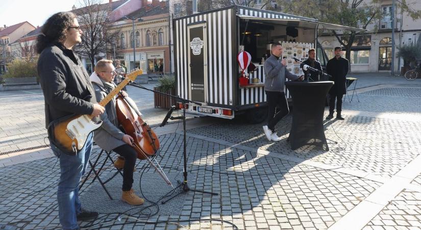 Hamarosan nyit a szombathelyi adventi vásár: itt vannak a programok