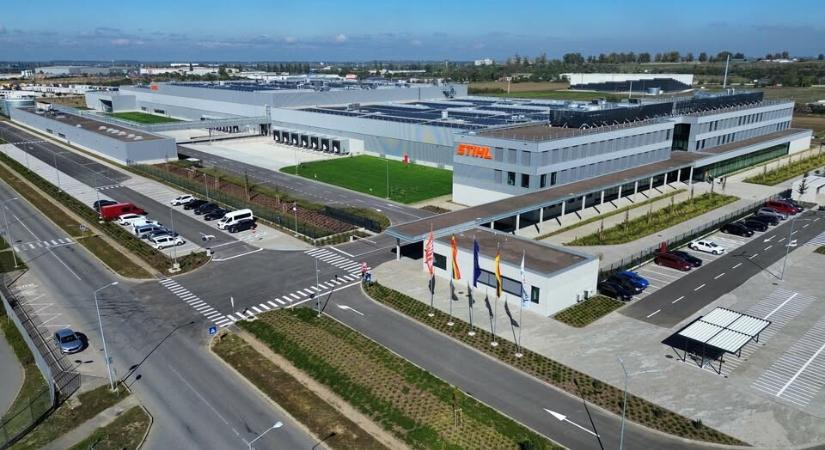 Tizenháromezer izgalmas képkocka mutatja be a 47 ezer négyzetméteres gyár megépítését